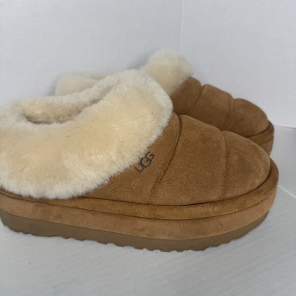 UGG Boots - Picture 6 of 9